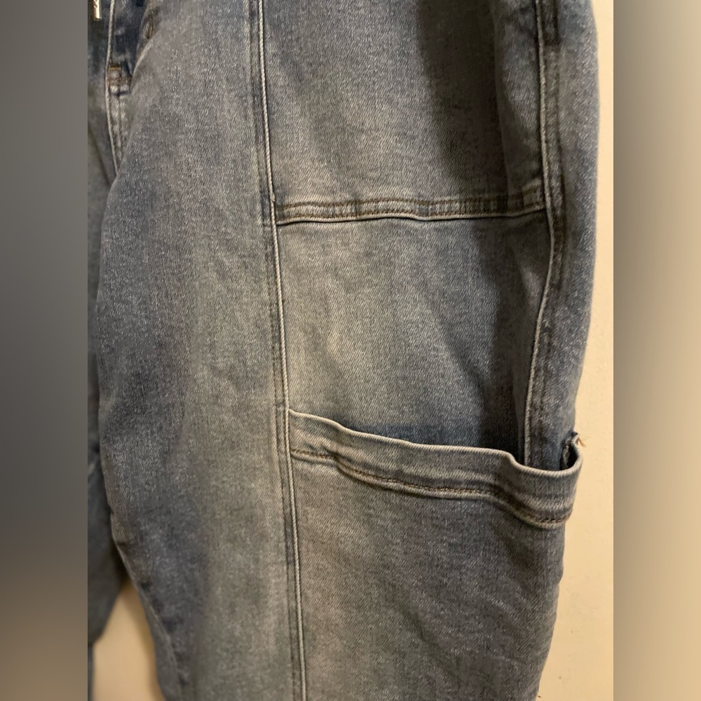Judy Blue Darlene High Rise Cargo Joggers Light Wash Size 22W - Picture 10 of 16